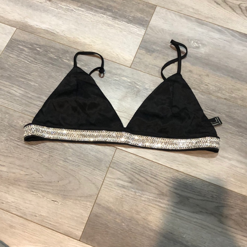 🦋 Black Bralette  from Forever21